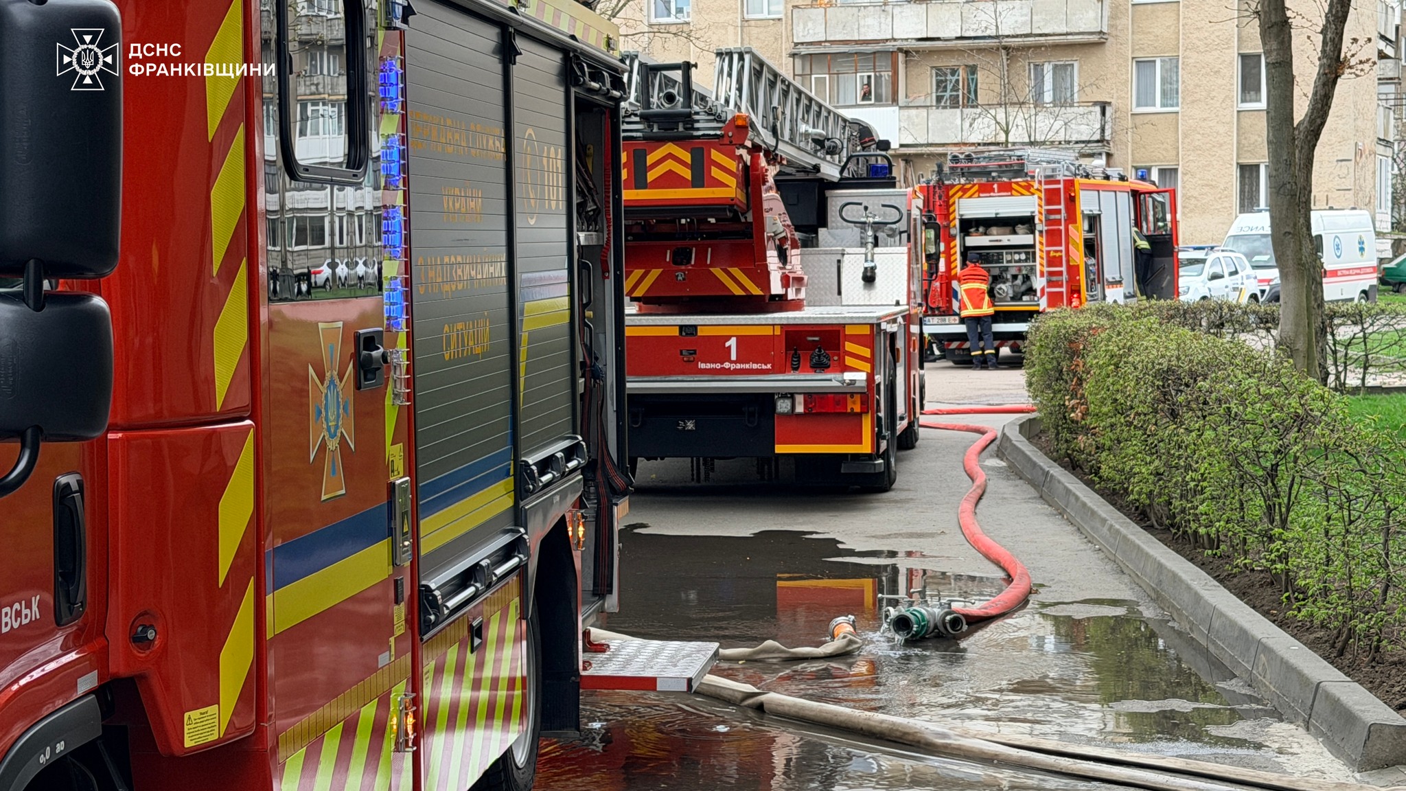 Евакуювали 40 осіб: у Франківську горів гуртожиток університету